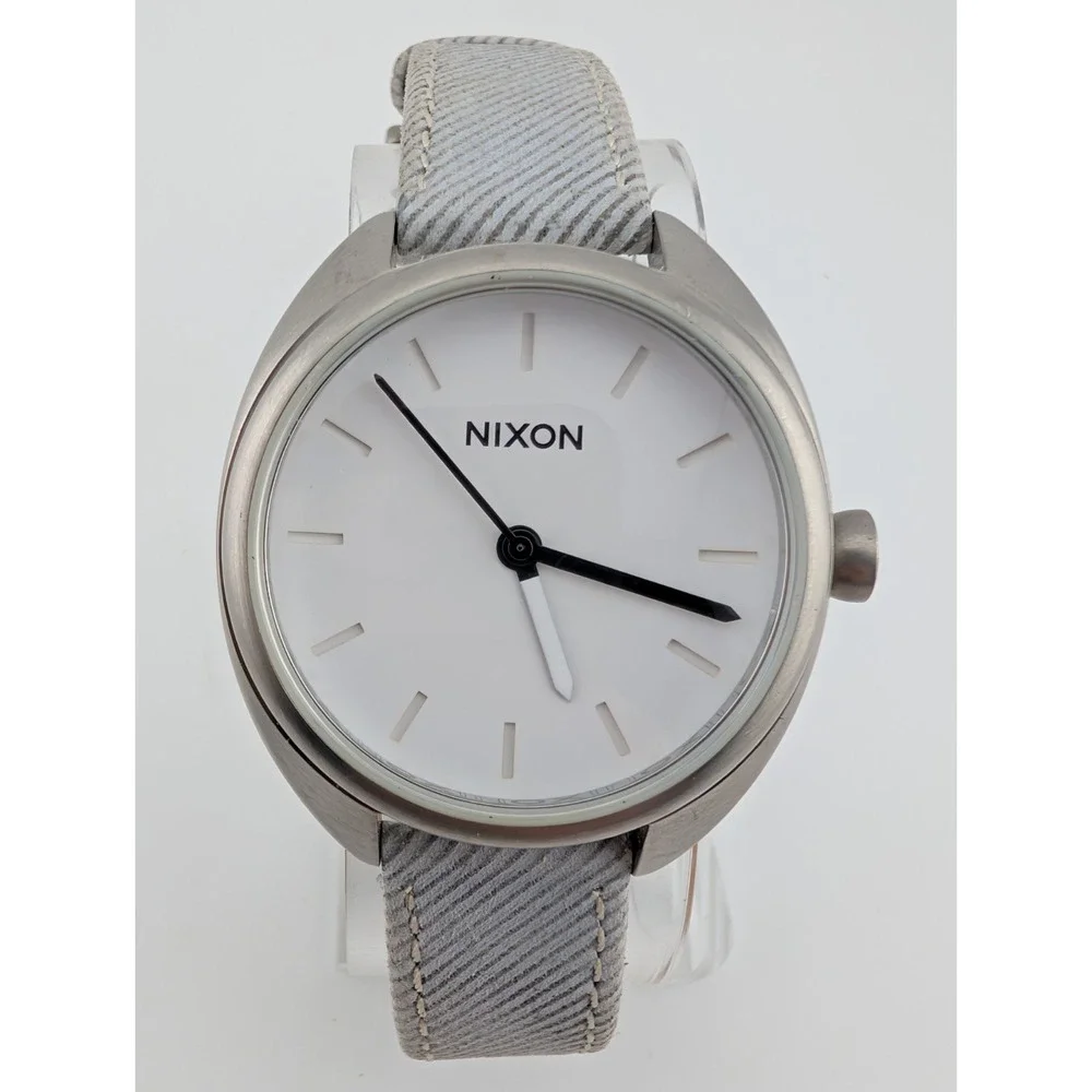 NIXON Elemantary‎ The Wit Watch Women 39mm Case Gray Leather Band- New Battery